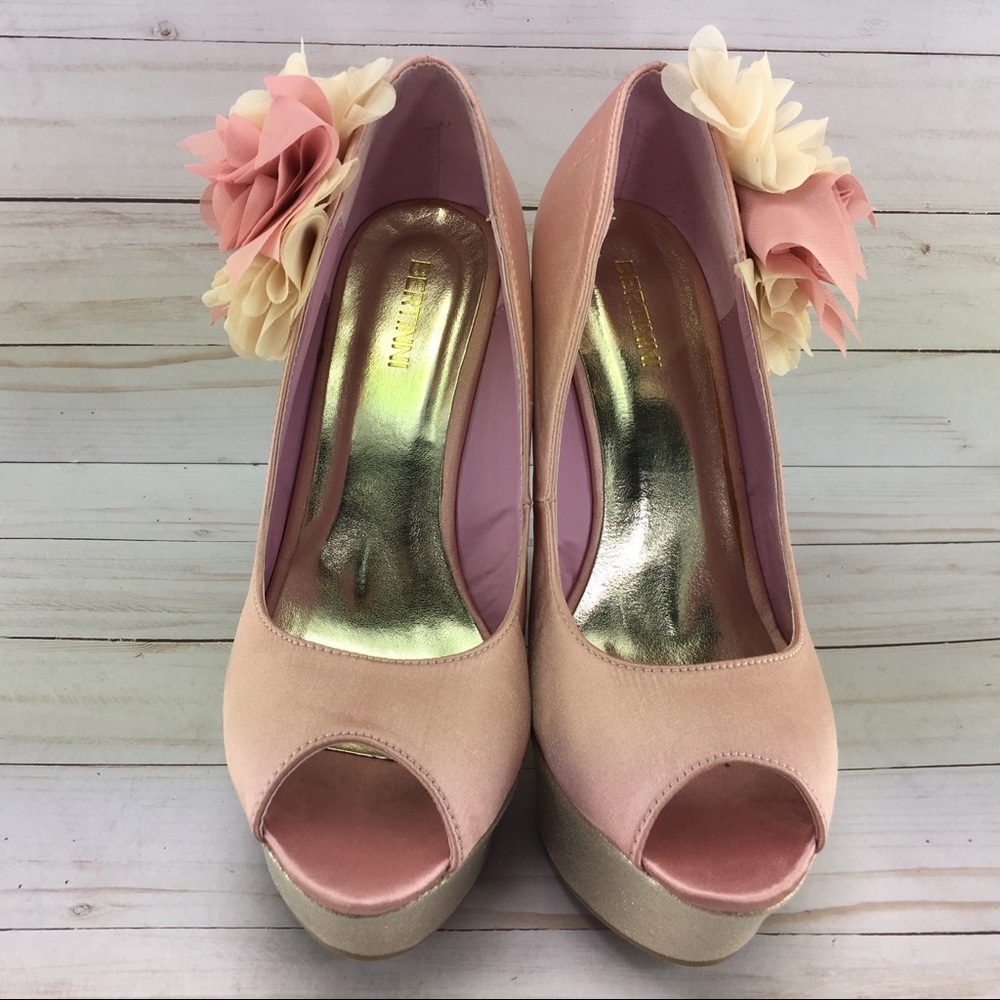 Bertinni Flowerly Wedge Heels Size 9 - Picture 2 of 7
